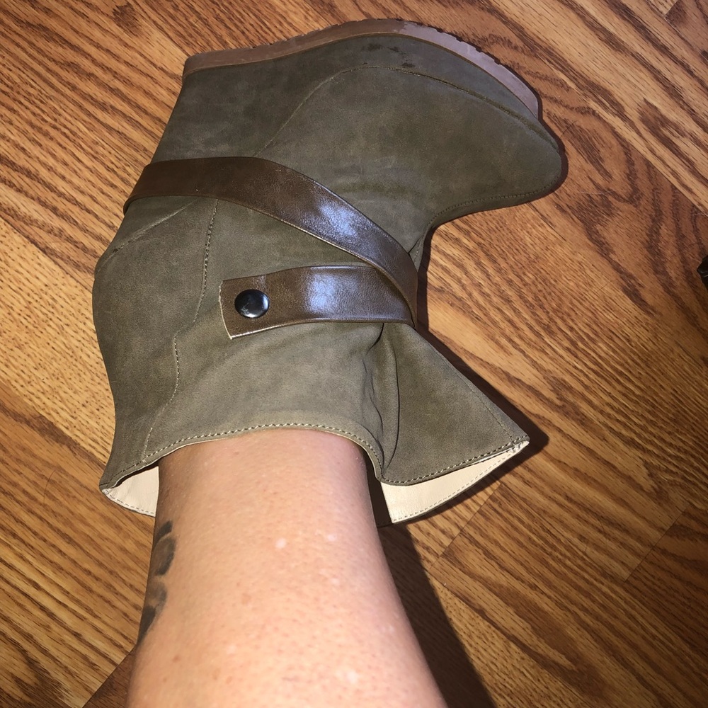 🌟SALE🌟Women’s platform Booties🌟 - Picture 5 of 5